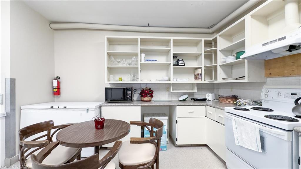 731 Princes Street N Property Photo 12