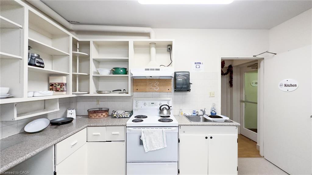 731 Princes Street N Property Photo 13