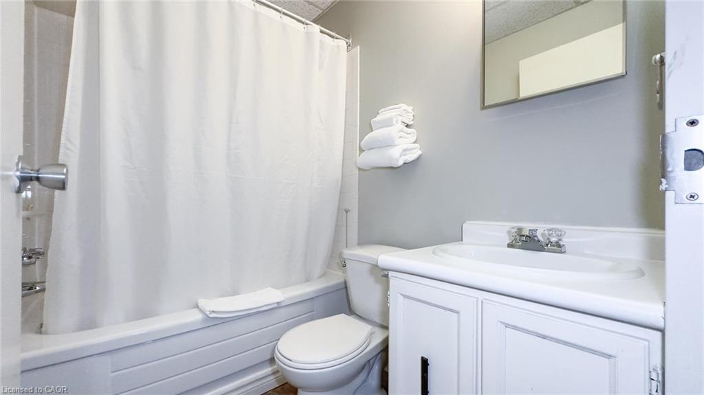 731 Princes Street N Property Photo 24