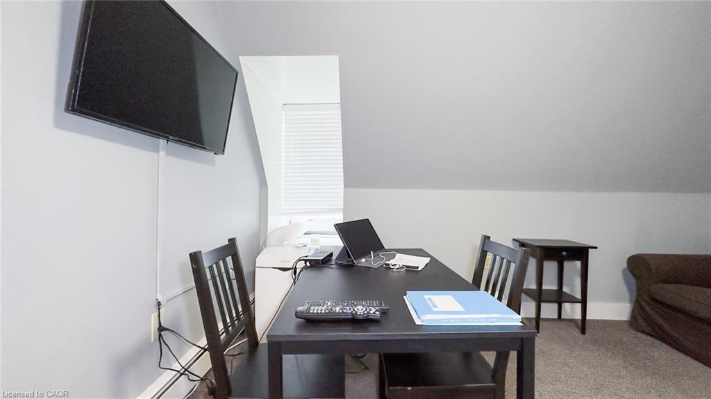 731 Princes Street N Property Photo 27