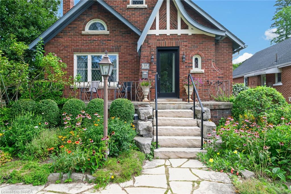 17 Lincoln Avenue Property Photo 4
