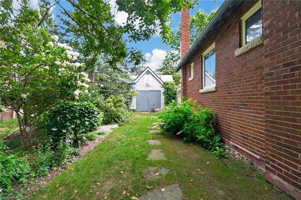 17 Lincoln Avenue Property Photo 5
