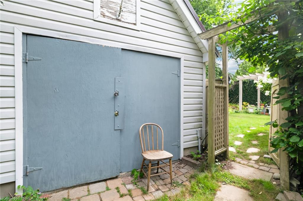 17 Lincoln Avenue Property Photo 6