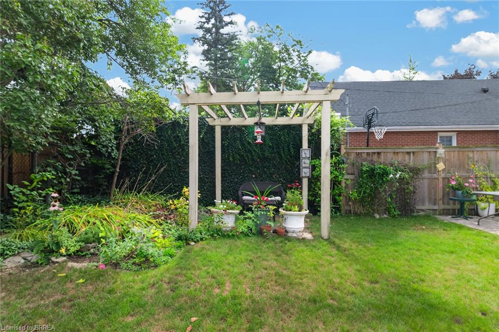 17 Lincoln Avenue Property Photo 8