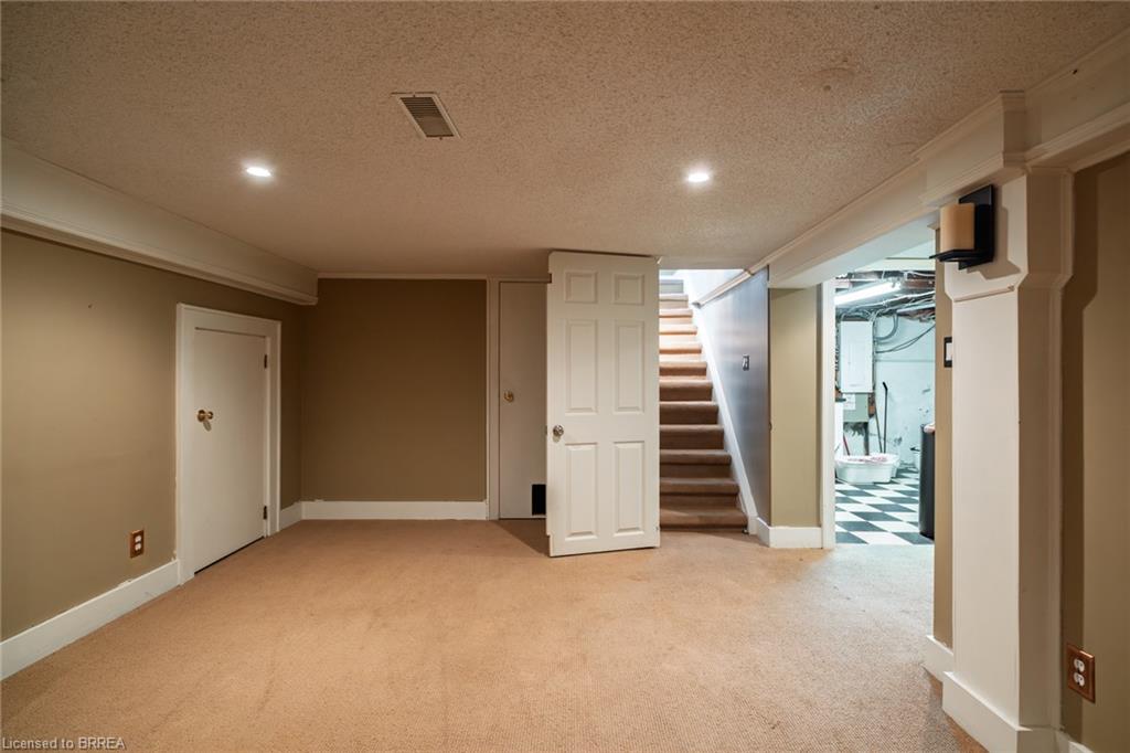 17 Lincoln Avenue Property Photo 24