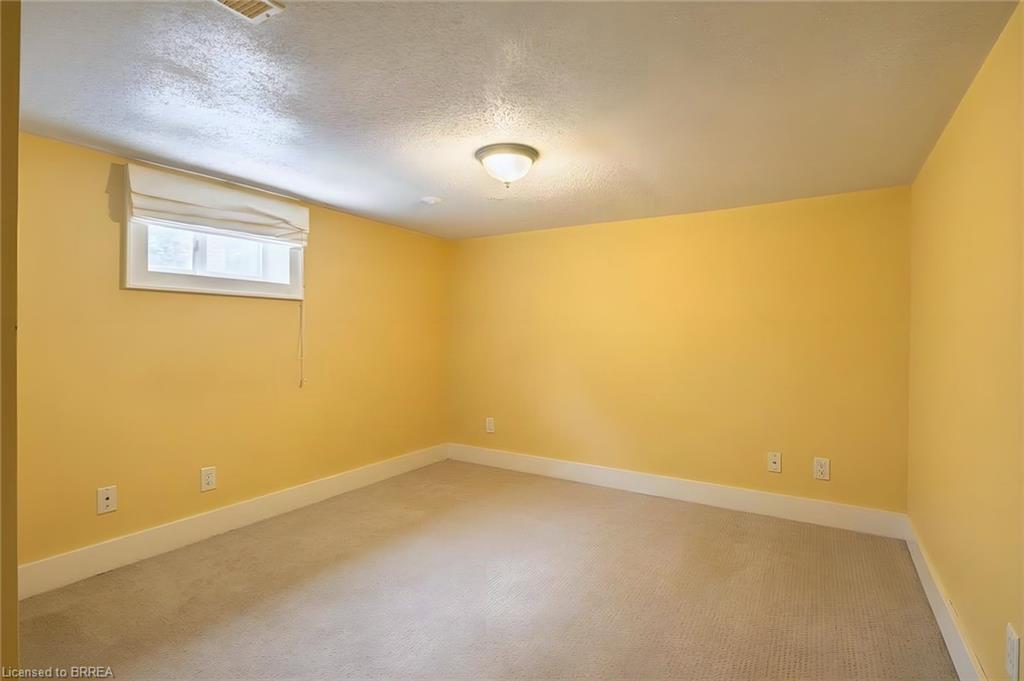 17 Lincoln Avenue Property Photo 27