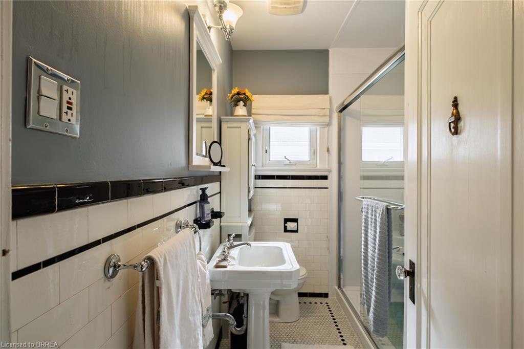 17 Lincoln Avenue Property Photo 29