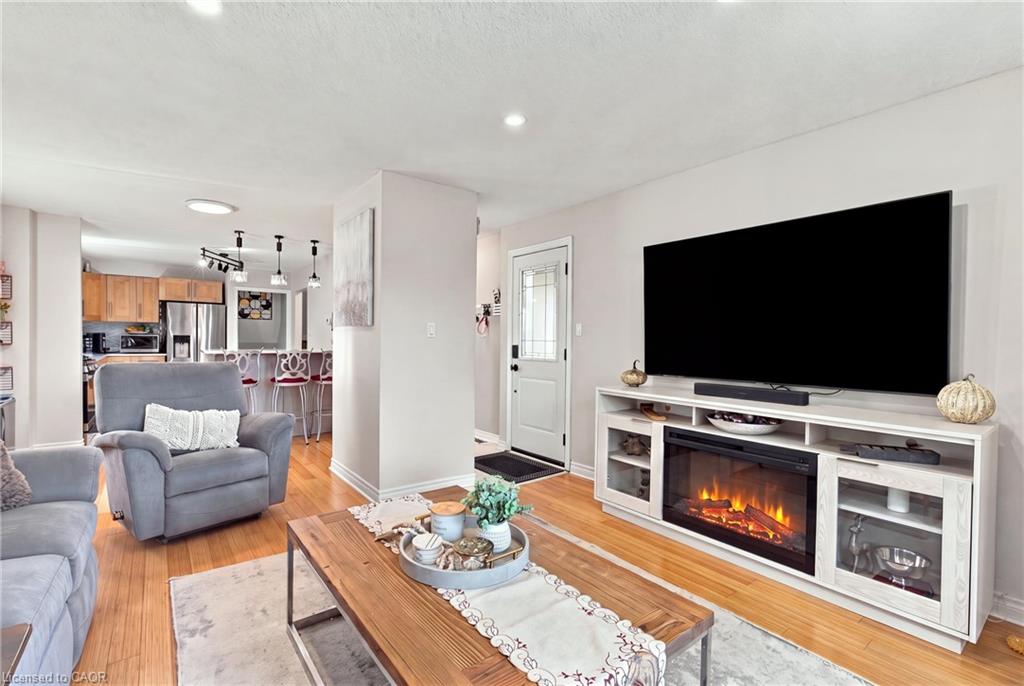 12 Glamis Court Property Photo 2