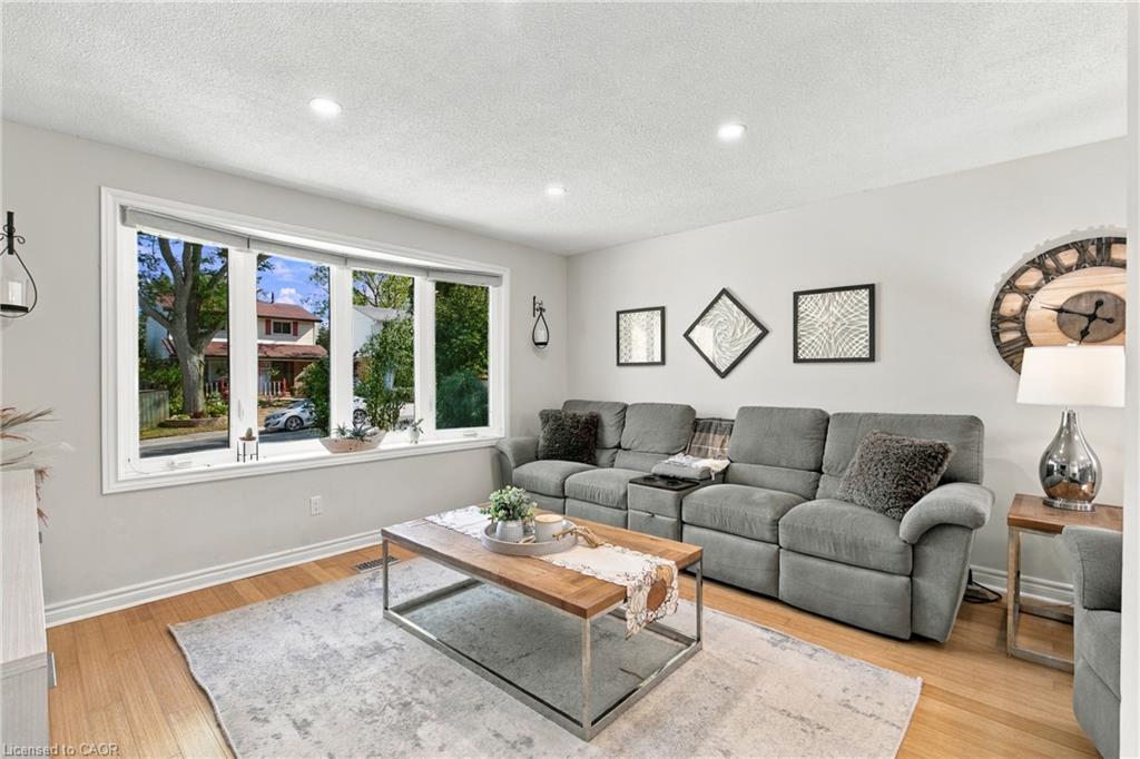 12 Glamis Court Property Photo 4