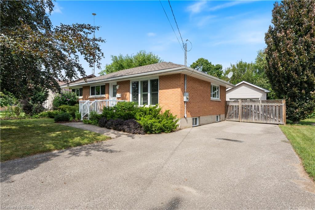 25 Wayne Drive Property Photo 1