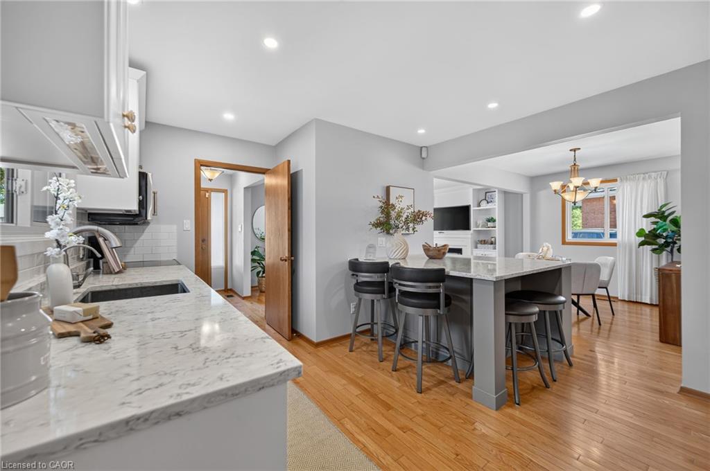107 Laurentian Drive Property Photo 12