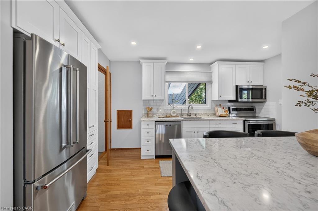107 Laurentian Drive Property Photo 15
