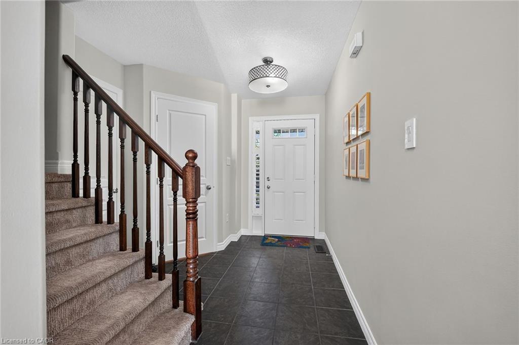 69 Sumner Crescent Property Photo 8