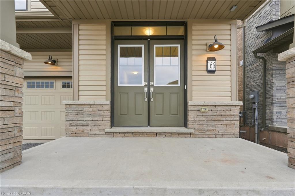 166 Aviron Crescent Property Photo 4