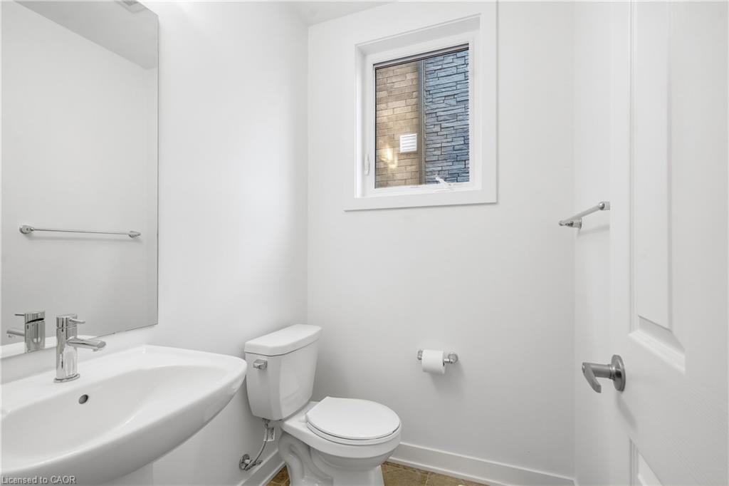 166 Aviron Crescent Property Photo 14