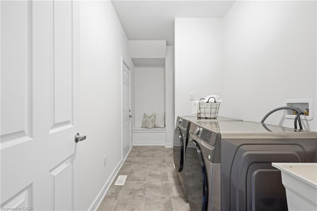 166 Aviron Crescent Property Photo 15