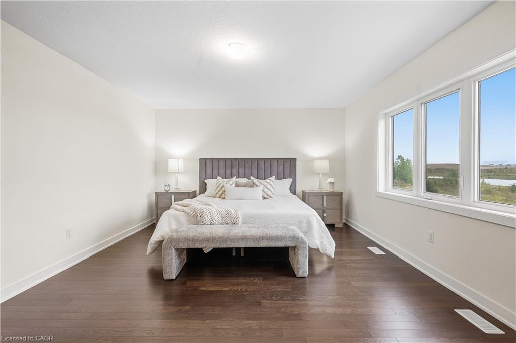 166 Aviron Crescent Property Photo 19