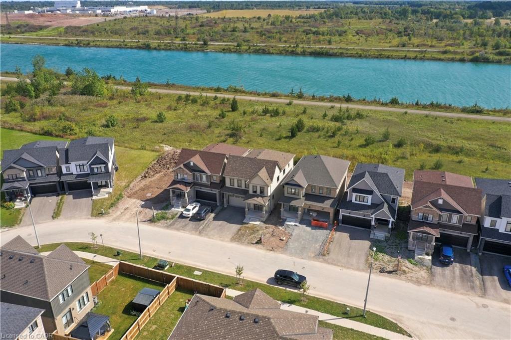 166 Aviron Crescent Property Photo 37