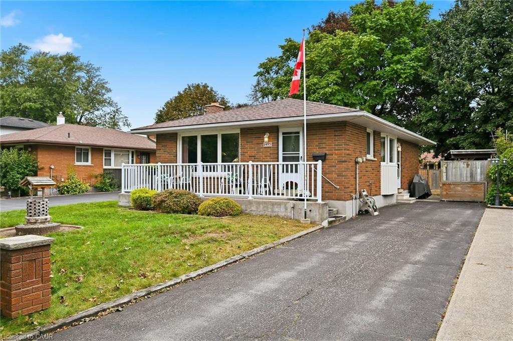 6495 Bracken Street Property Photo 2