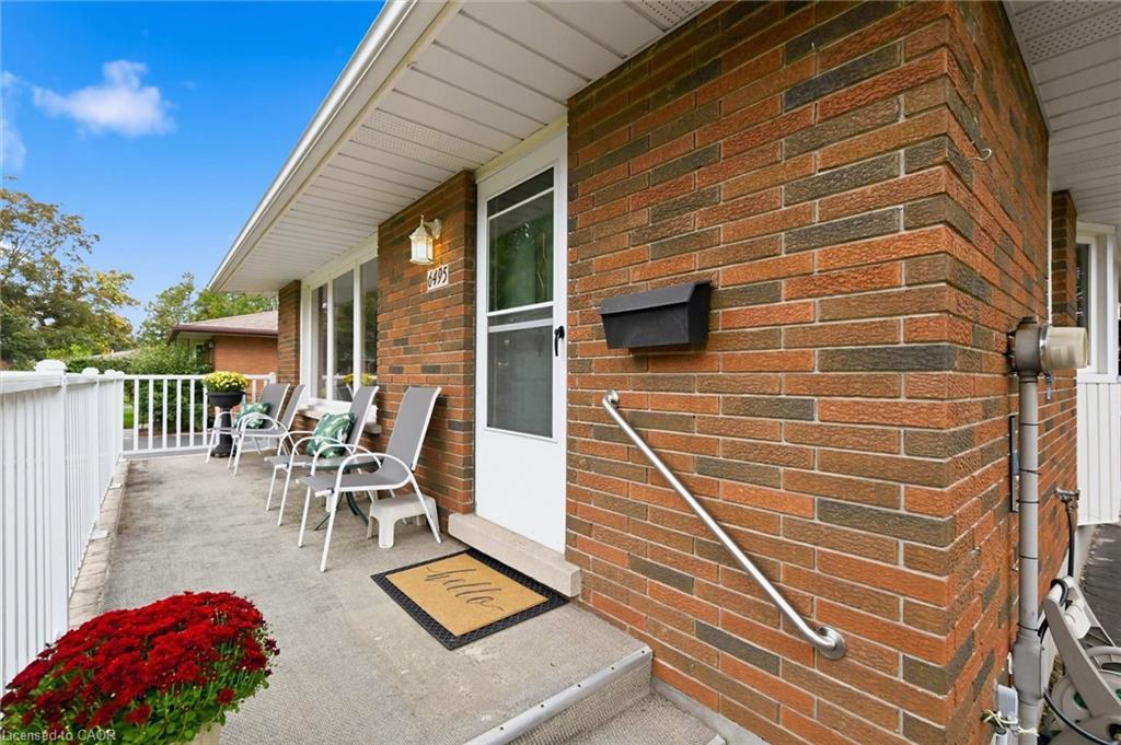 6495 Bracken Street Property Photo 4