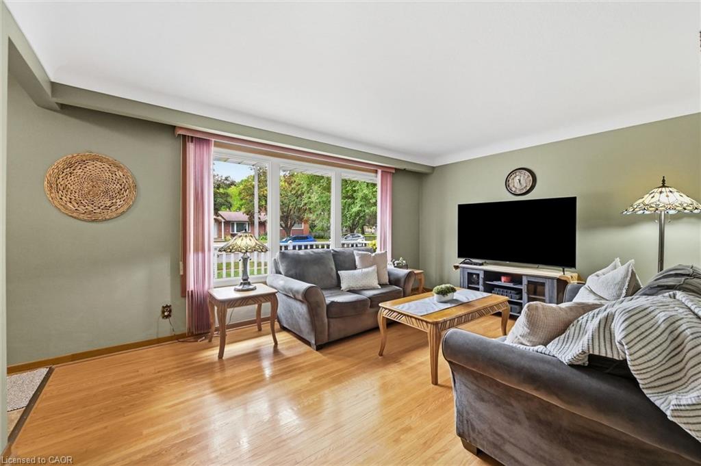 6495 Bracken Street Property Photo 7
