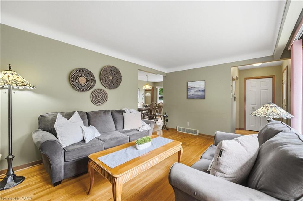 6495 Bracken Street Property Photo 8