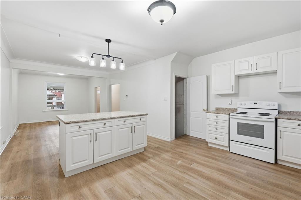 39 Burlington Street E Property Photo 11