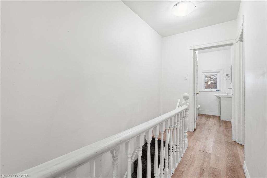 39 Burlington Street E Property Photo 12