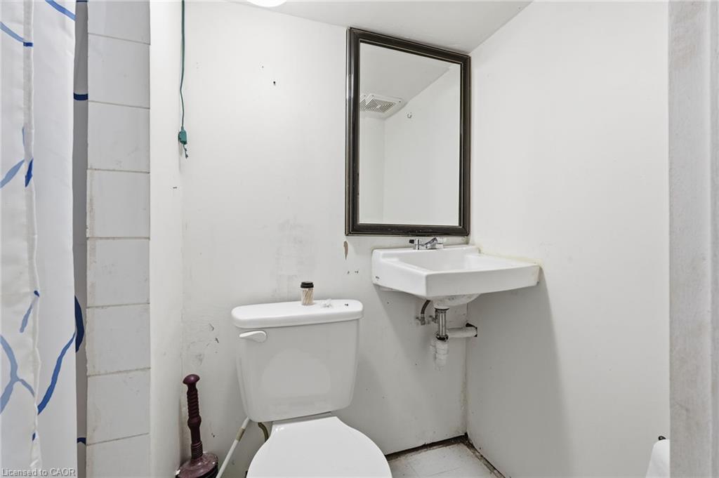 39 Burlington Street E Property Photo 24