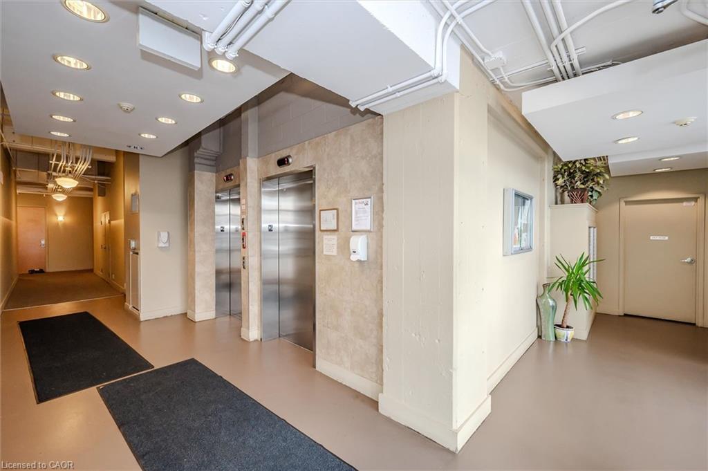 218-410 King Street W Property Photo 2