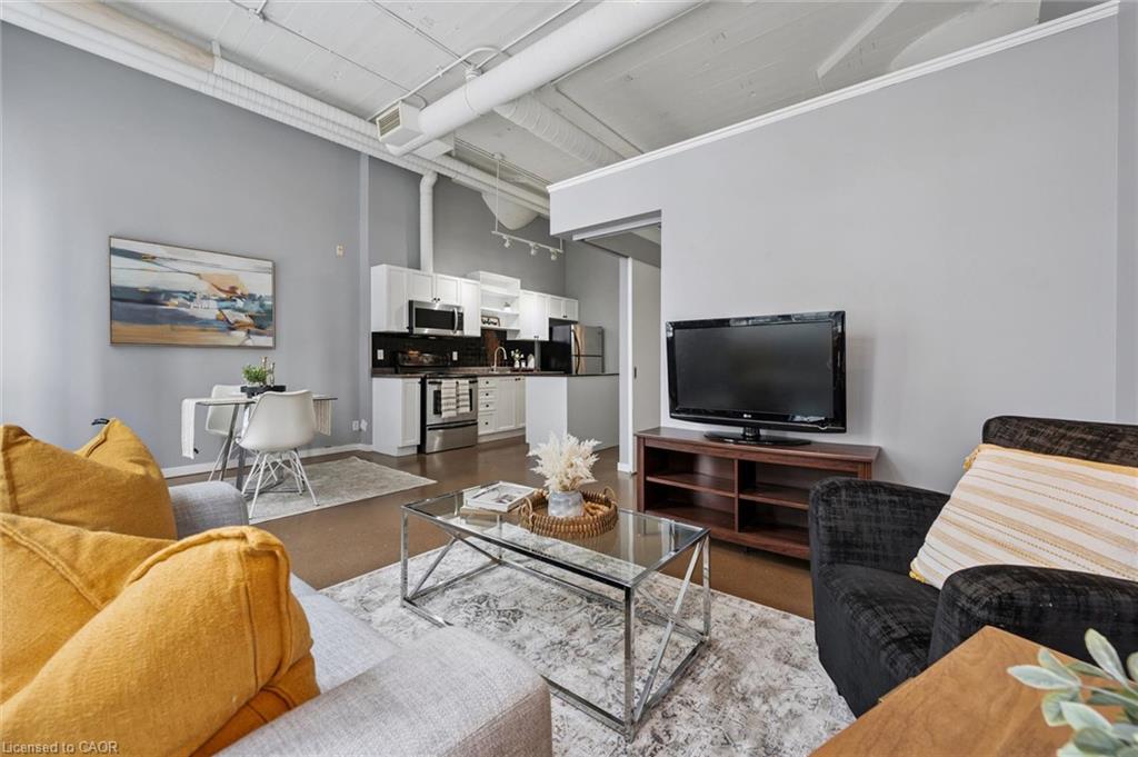 218-410 King Street W Property Photo 10