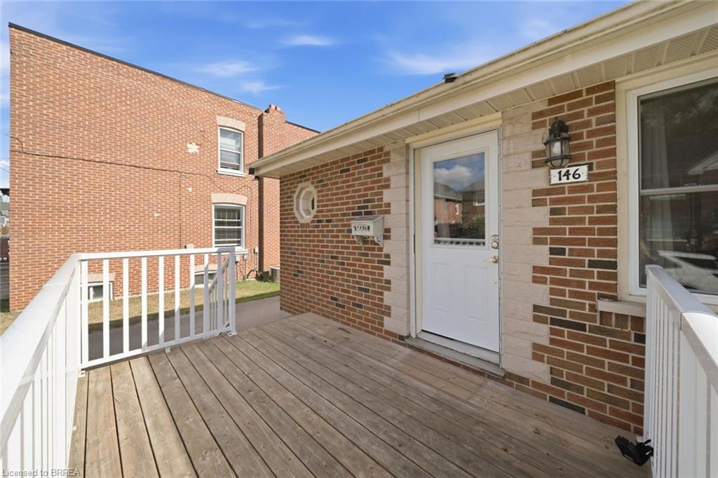 146 Superior Street Property Photo 4