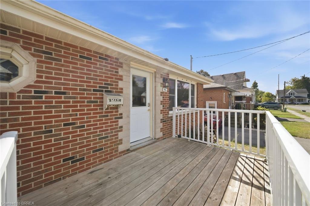 146 Superior Street Property Photo 5