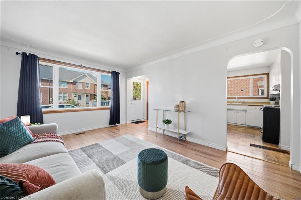 146 Superior Street Property Photo 10