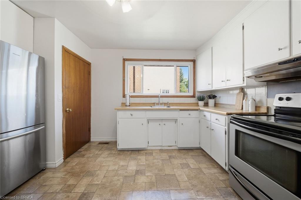 146 Superior Street Property Photo 12