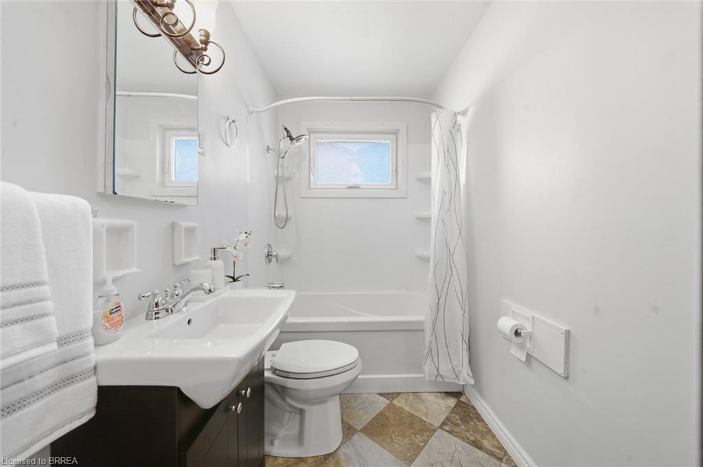 146 Superior Street Property Photo 15