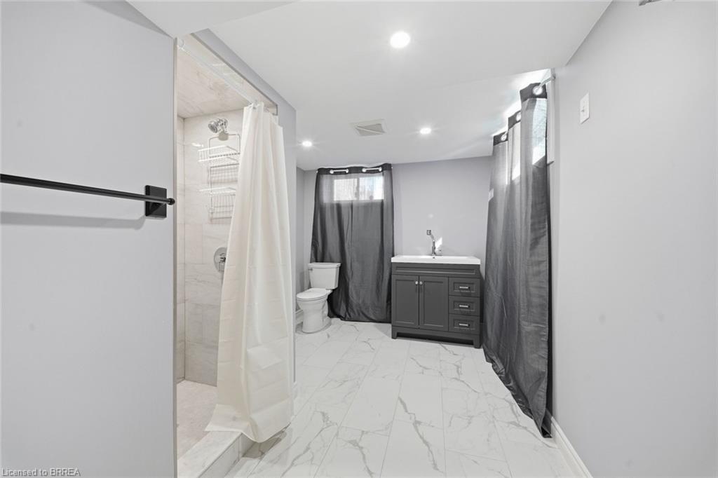 146 Superior Street Property Photo 25