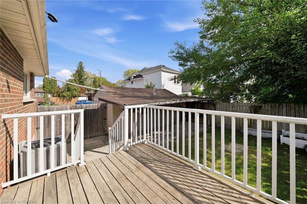 146 Superior Street Property Photo 30