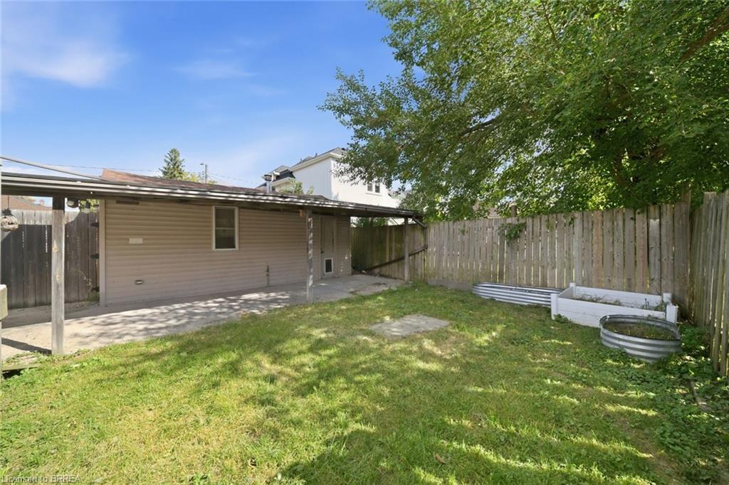 146 Superior Street Property Photo 32