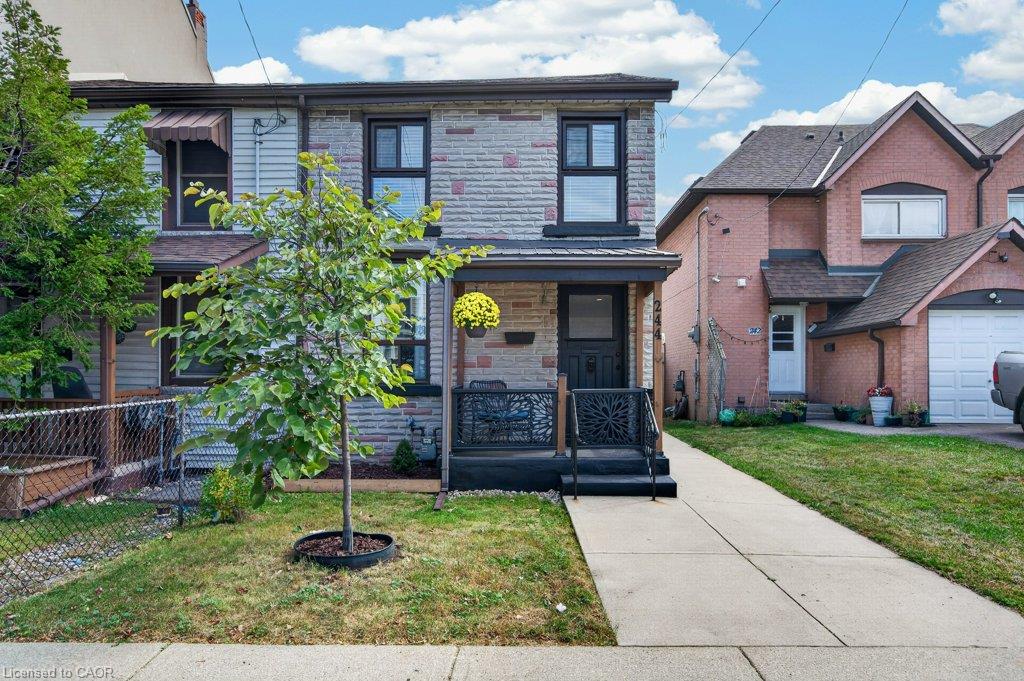 244 Emerald Street N Property Photo 1