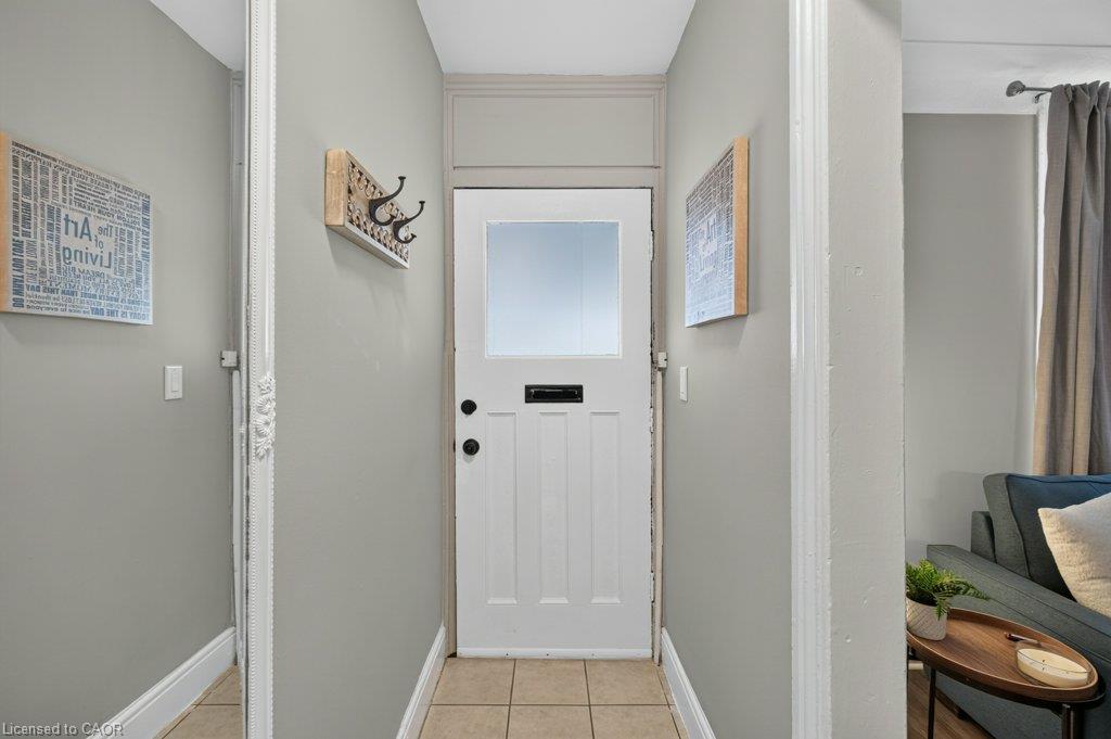 244 Emerald Street N Property Photo 3