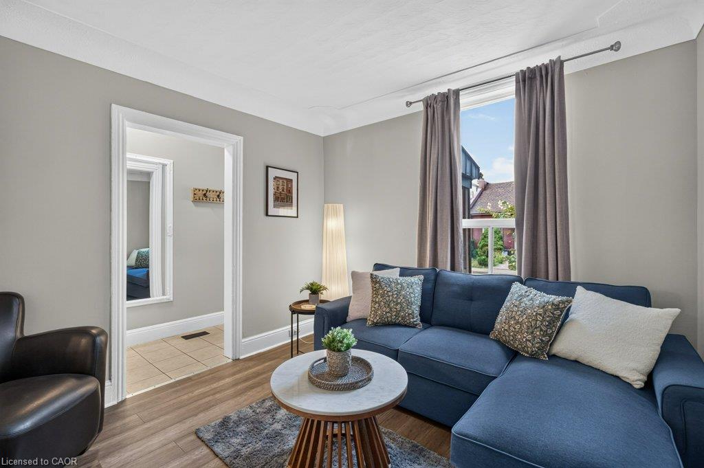 244 Emerald Street N Property Photo 6