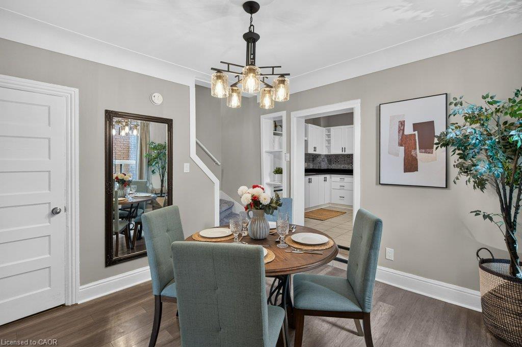 244 Emerald Street N Property Photo 8