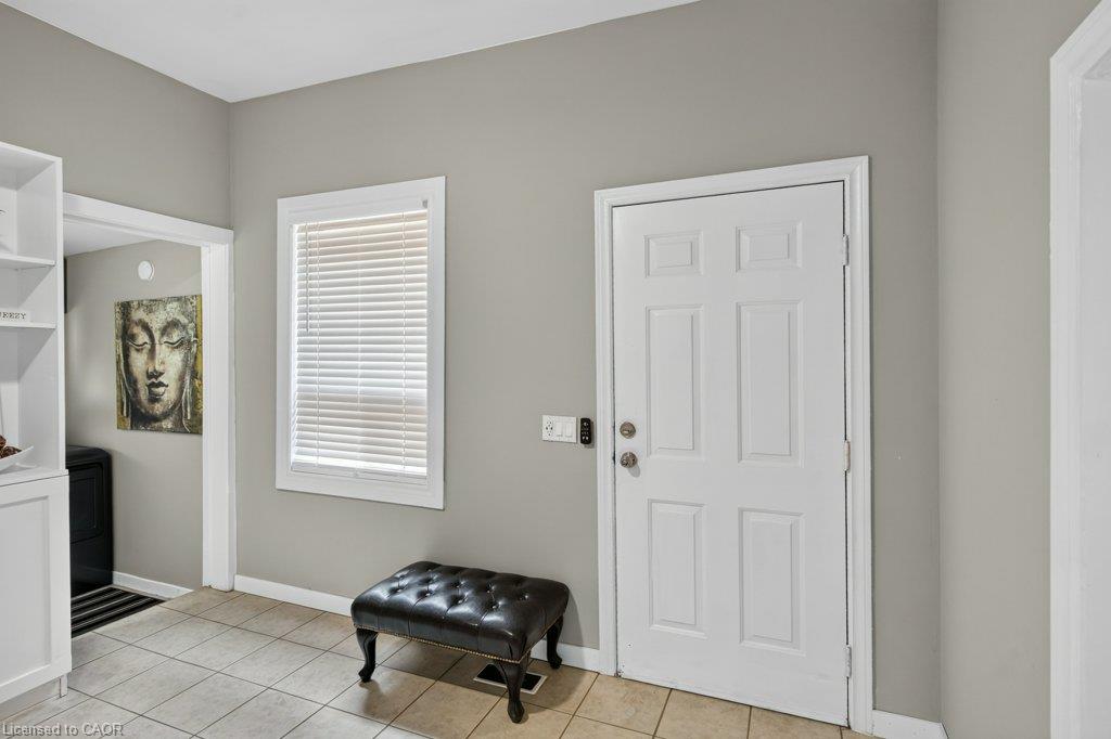 244 Emerald Street N Property Photo 14