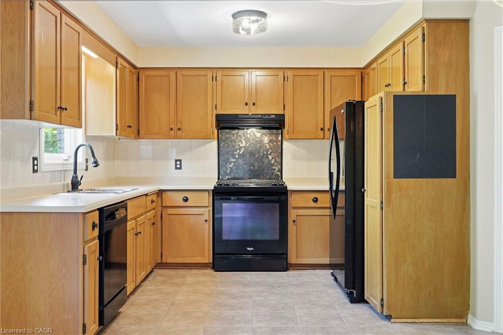 121 First Road W Property Photo 12