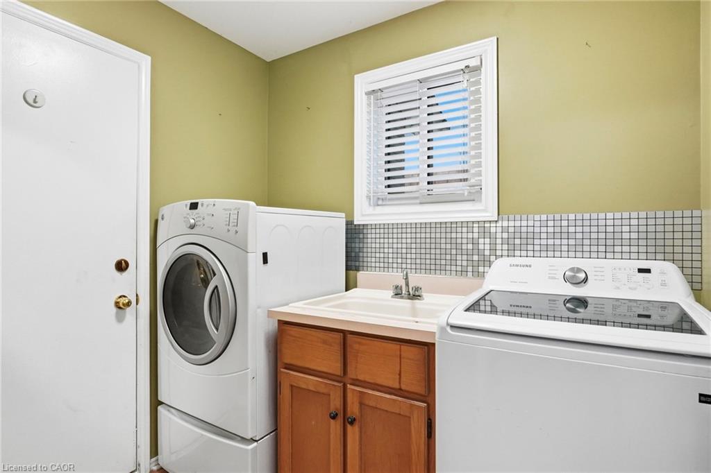 121 First Road W Property Photo 21