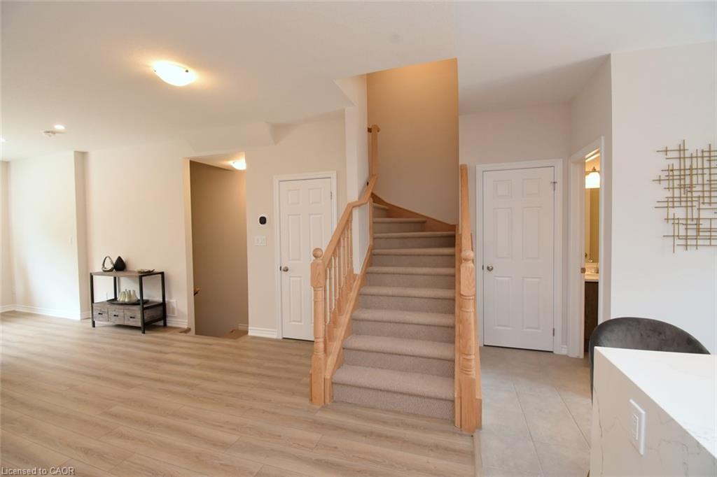 2-677 Park Road N Property Photo 19