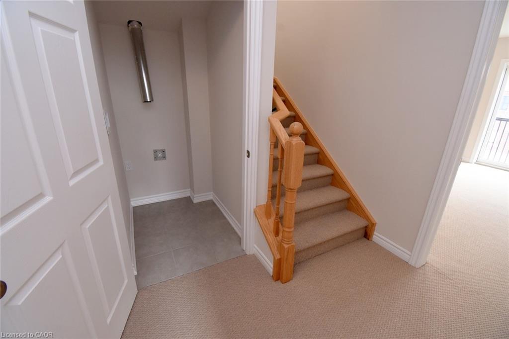 2-677 Park Road N Property Photo 21