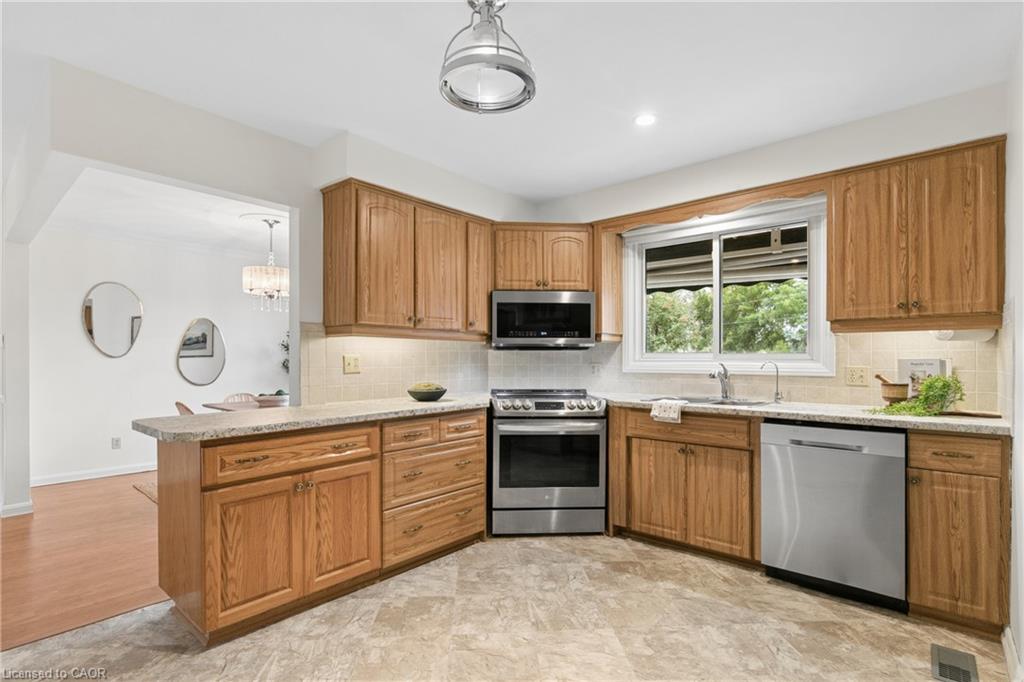 54 Hampton Place Property Photo 11