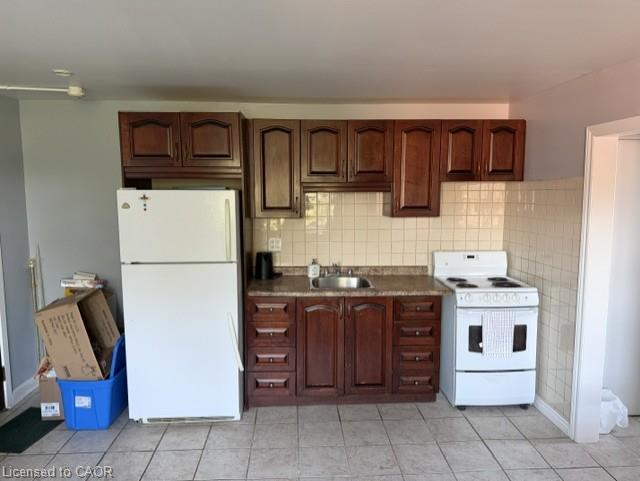 32-1759 King Street E Property Photo 3